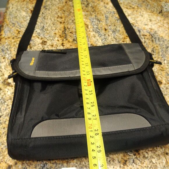 Targus Small Tablet Messenger Bag Black & Gray Nylon Shoulder Bag - Picture 11 of 12